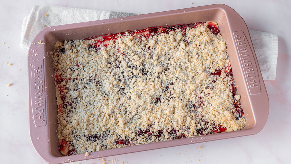 Baking raspberry bars