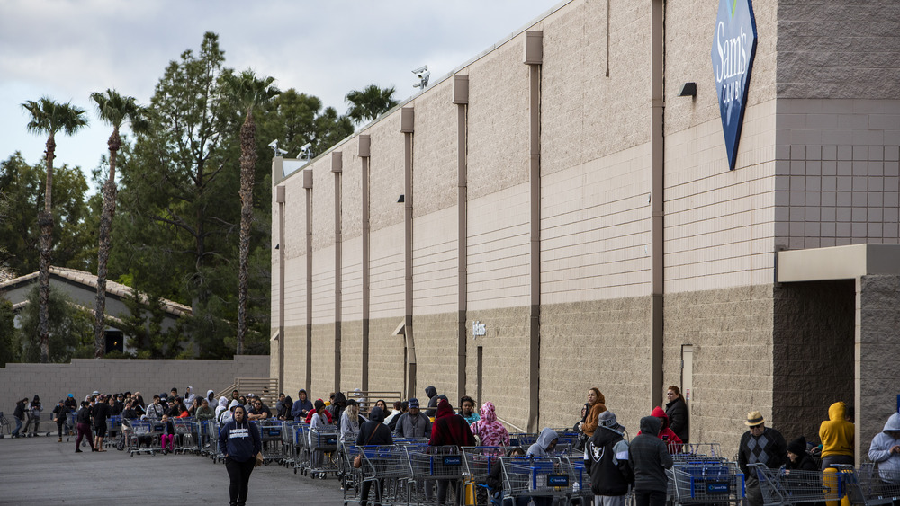 Line before Sam's Club