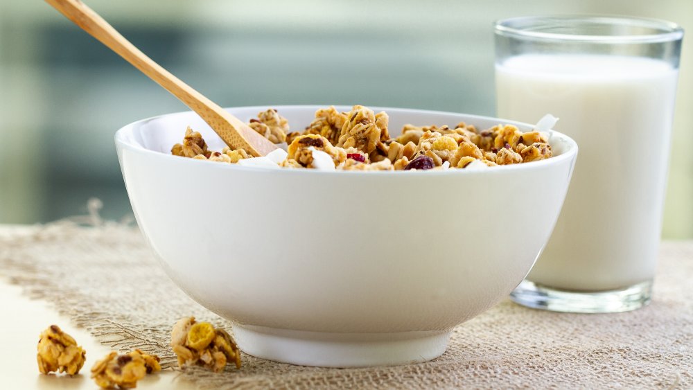 Read This Before Eating More Granola