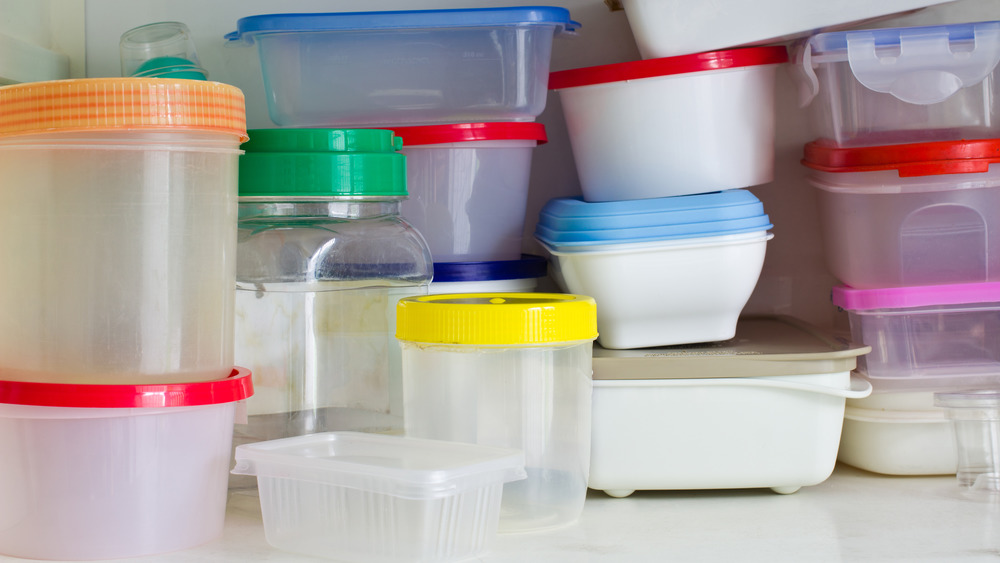 Plastic food containers
