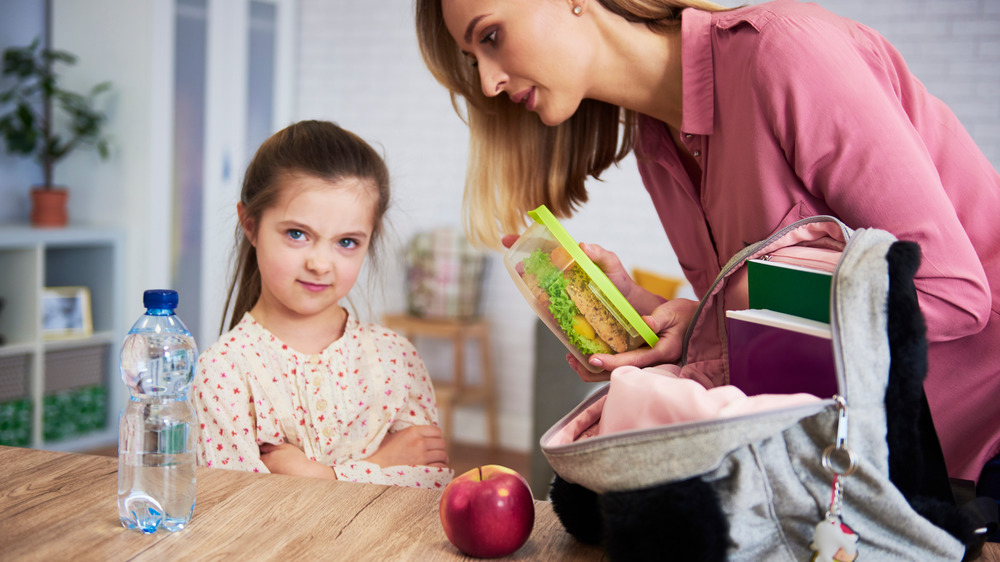 annoyed girl school lunches