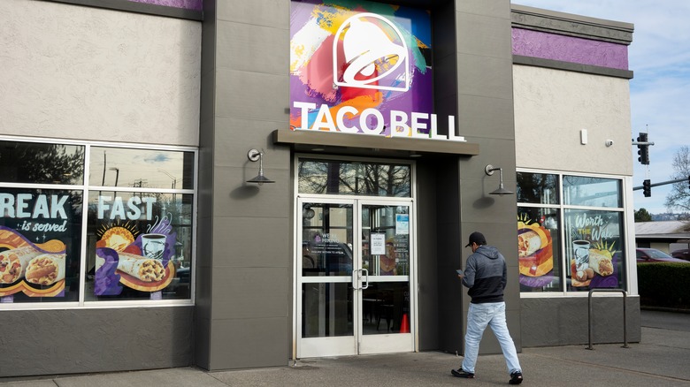 Taco Bell restaurant storefront