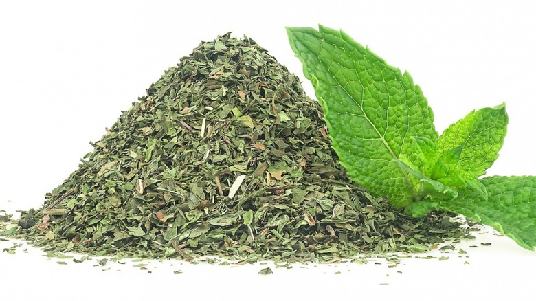 pile of dried mint leaves