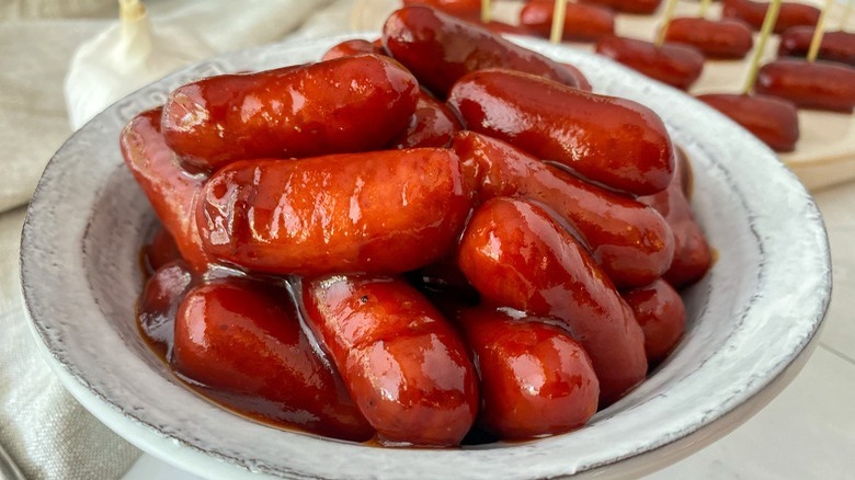 cocktail sausages in barbecue sauce