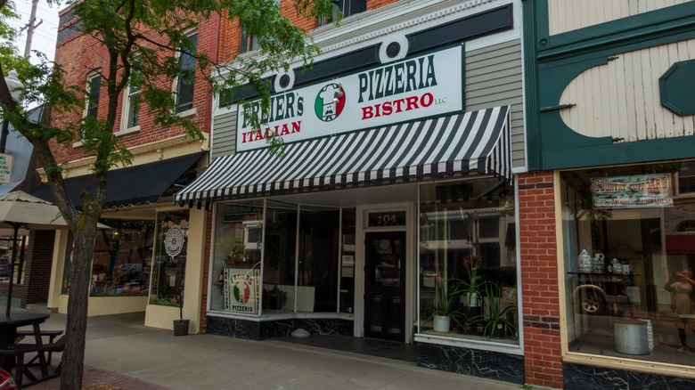 Freier's Pizzeria Italian Bistro front entrance