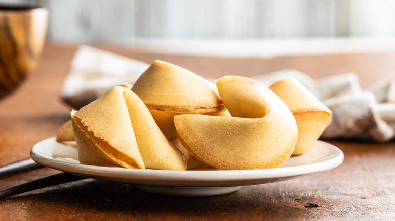 plate of fortune cookies