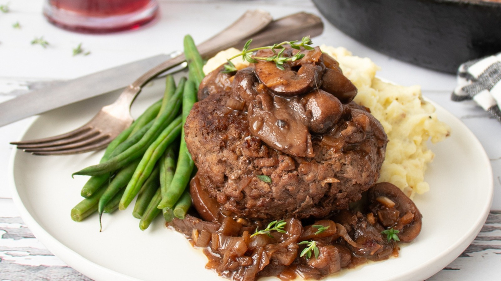 https://www.mashed.com/img/gallery/red-wine-and-truffle-chopped-steak-recipe/l-intro-1692192636.jpg