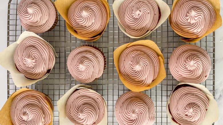 pink frosted cupcakes