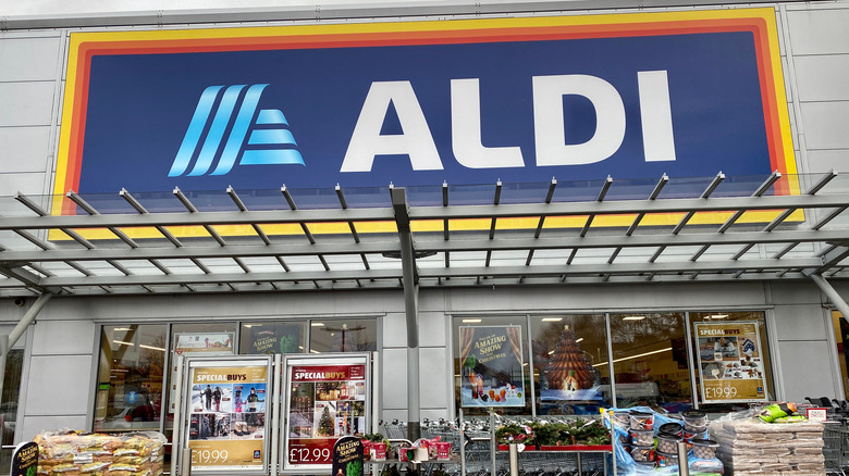 Aldi grocery store