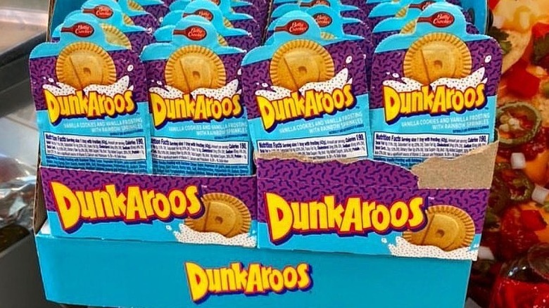 Dunkaroos display