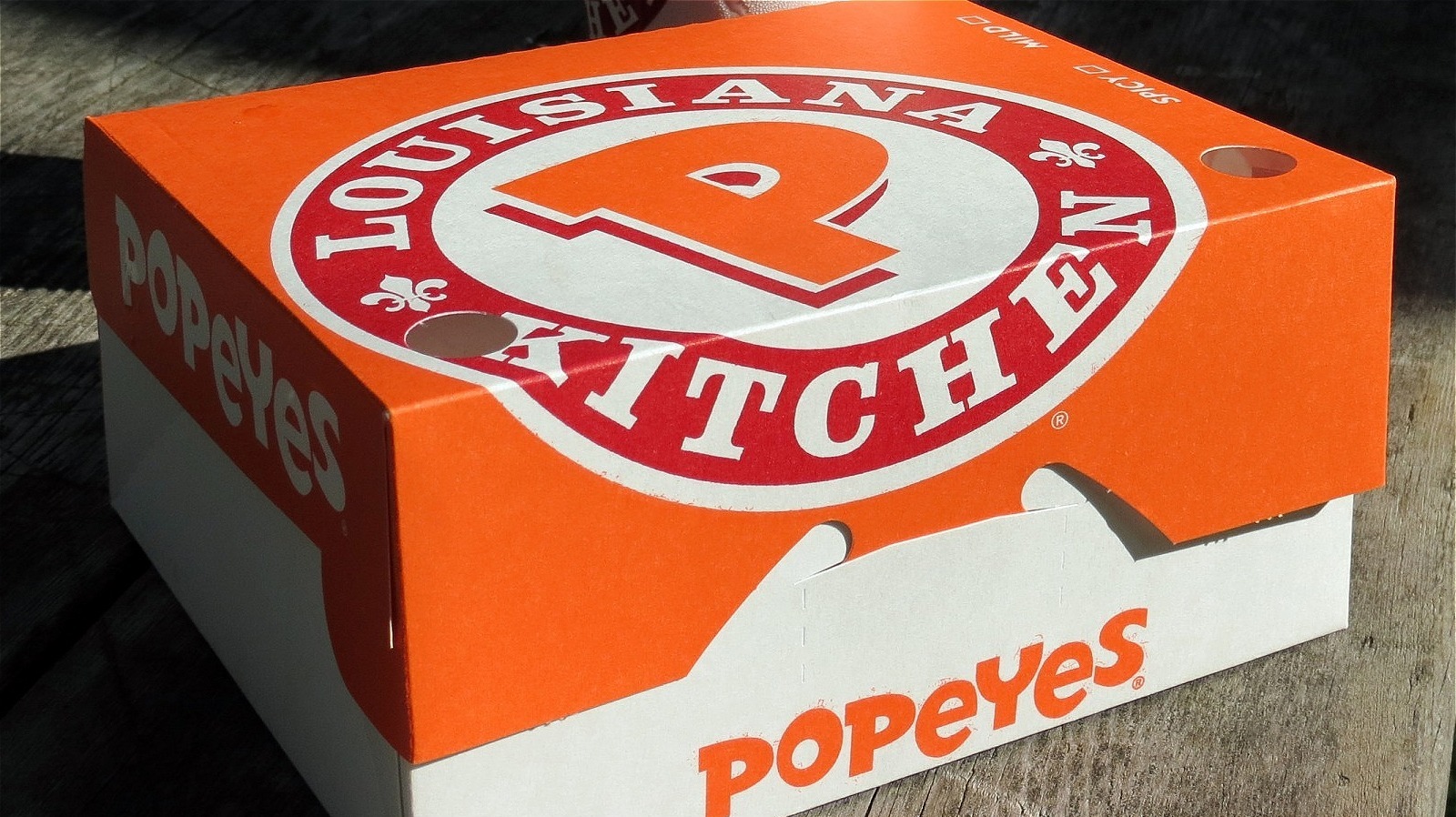 reddit-is-torn-over-the-best-meal-at-popeyes