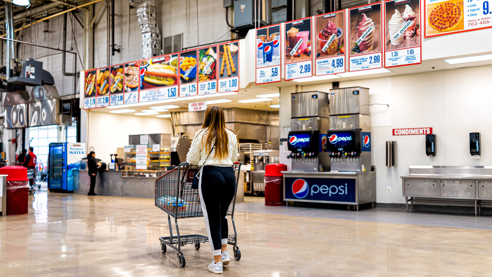 Reddit Sides With An Angry Costco Customer In Food Court Showdown
