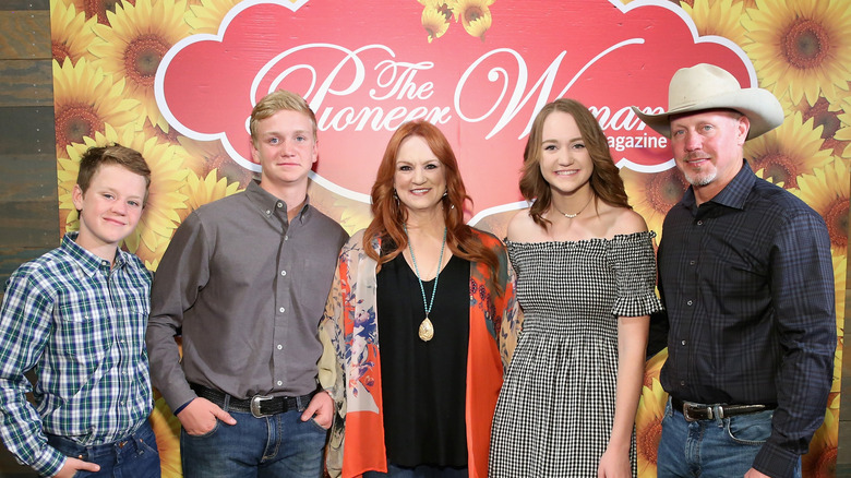 Ree Drummond with family