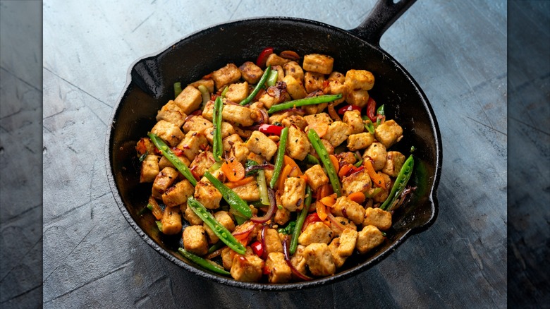 Chicken and vegetables skillet dish