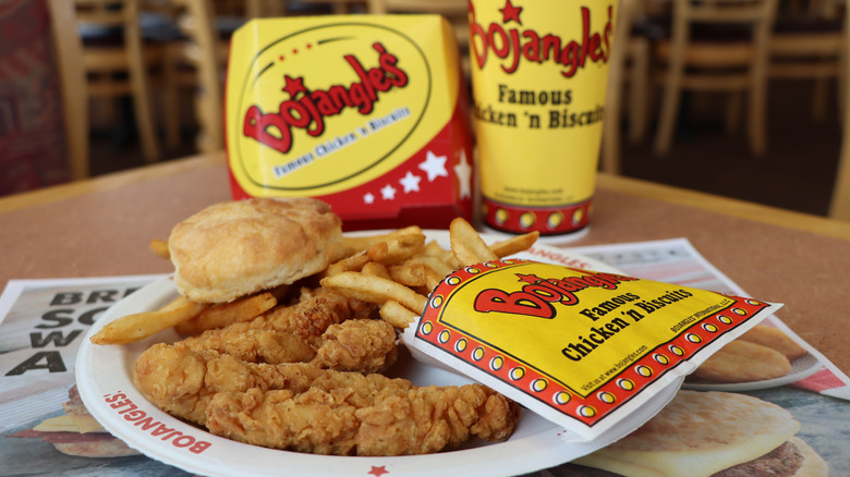 A plate of food from Bojangles