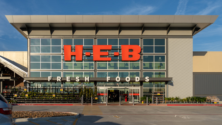 H-E-B storefront