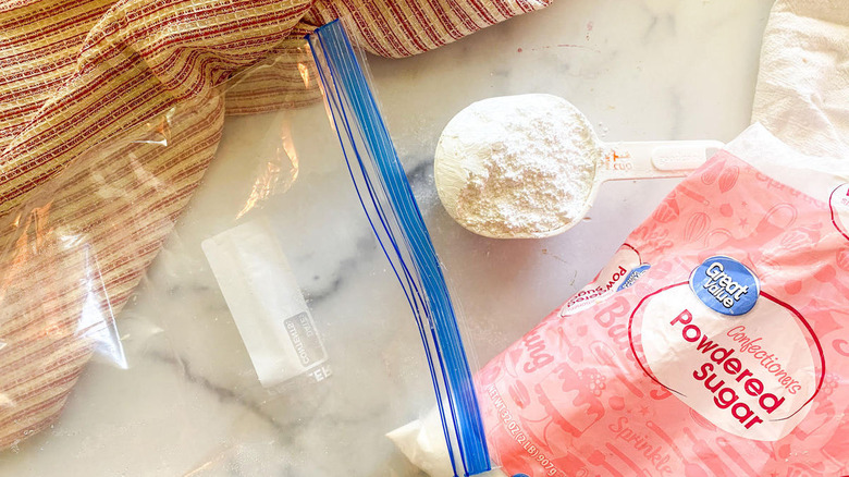 powdered sugar and ziploc bag