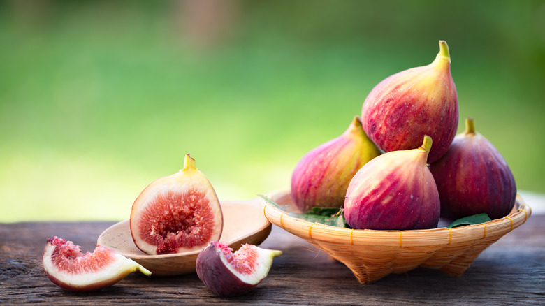 figs in a basket on a table