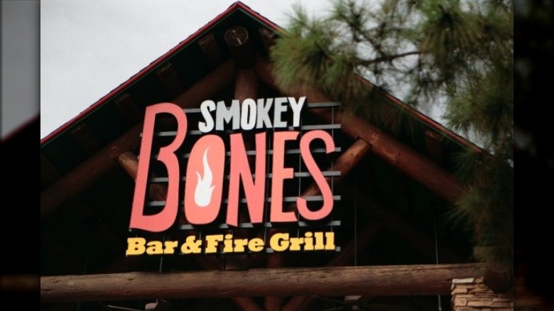 smoky bones sign