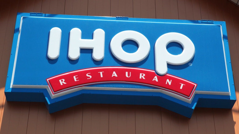 IHOP restaurant exterior