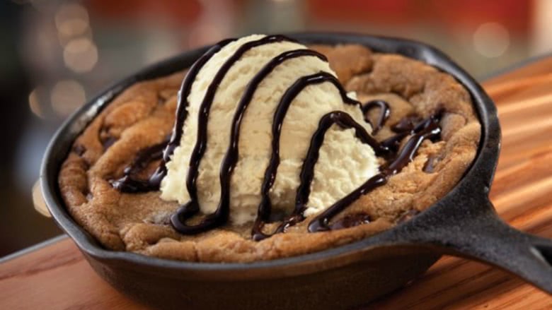 Skillet chocolate chip cookie from Chili's