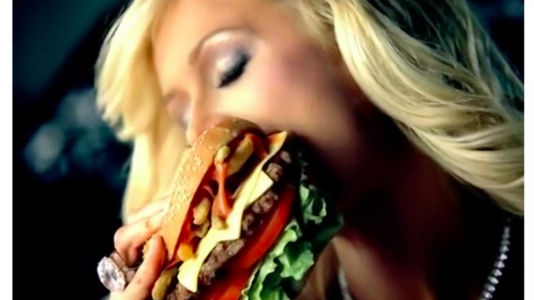 Paris Hilton eating burger