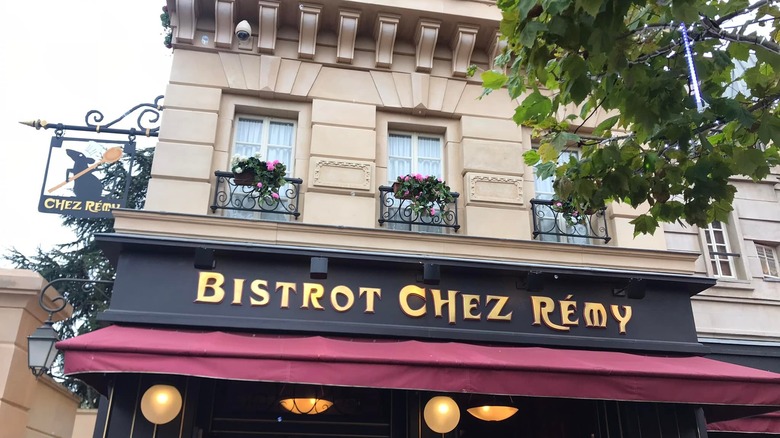 Exterior shot of Bistrot Chez Rémy