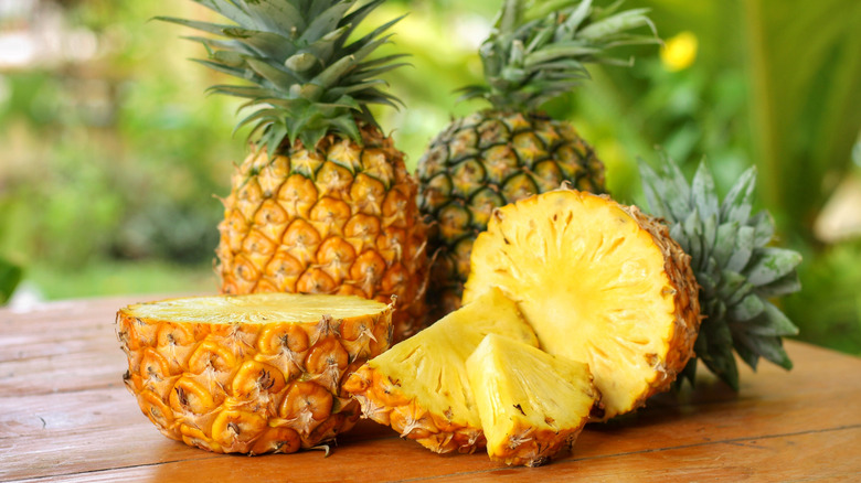 Pineapple and pineapple slices