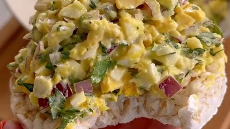 egg salad on rice cake