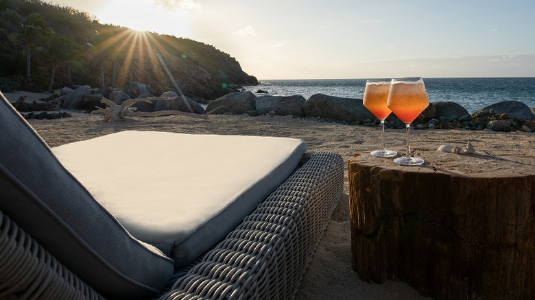 two cocktails on the beach