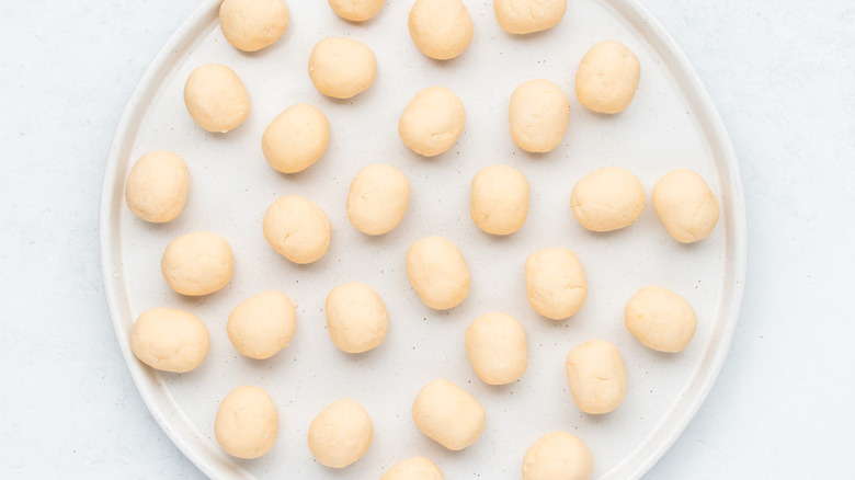 gnudi dough on plate