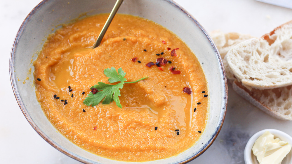 roasted carrot soup with parsley