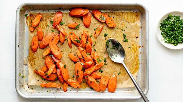 carrots on pan with parsley