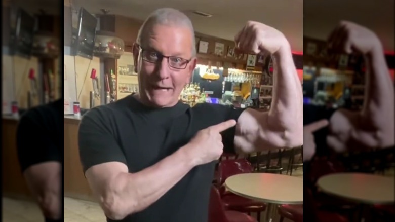 Robert Irvine flexing on Instagram