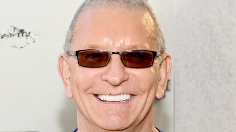 Robert Irvine in sunglasses