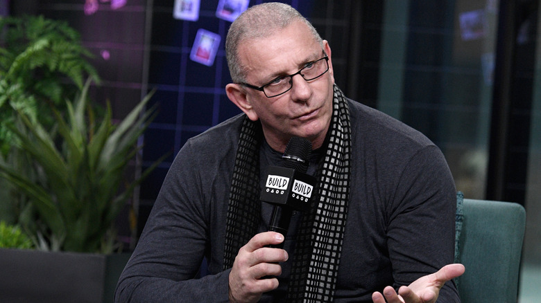 Robert Irvine makes a point