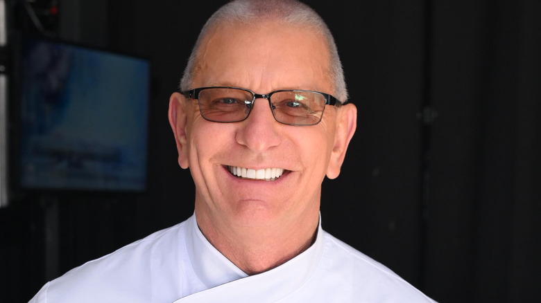 Robert Irvine smiling