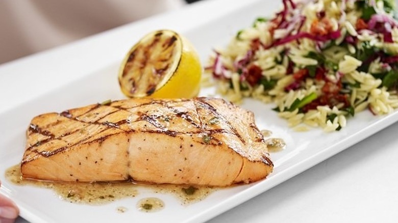 Grilled Salmon with lemon slice