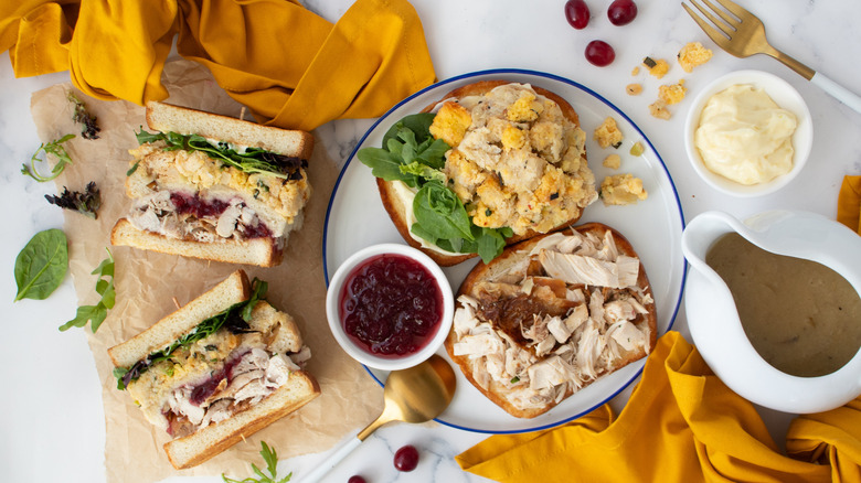 leftover thanksgiving turkey sandwich