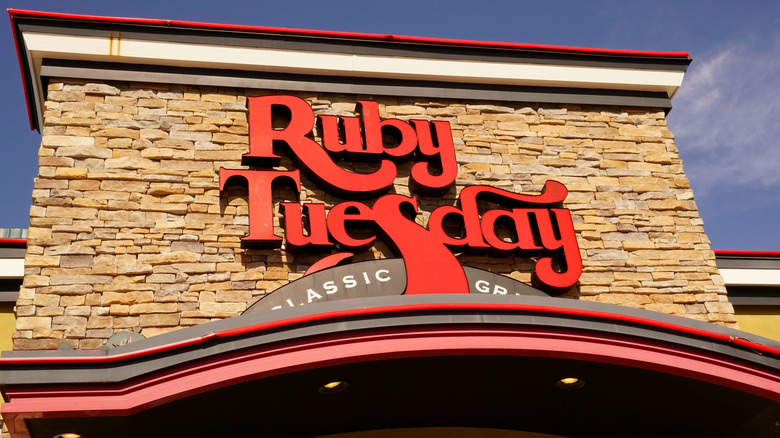 The exterior of a Ruby Tuesday