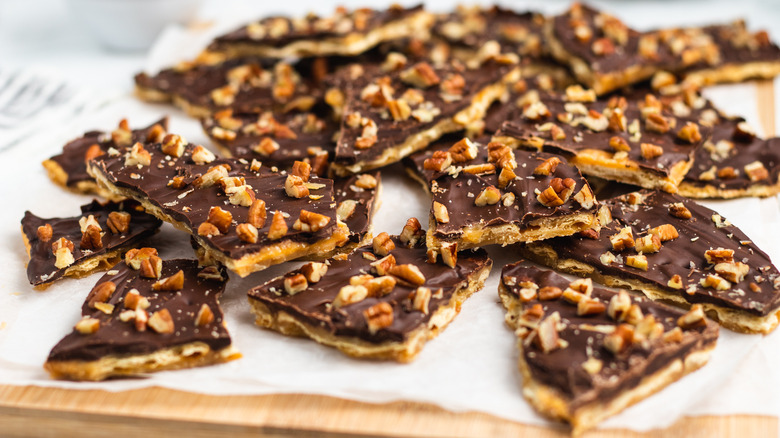 pile of chocolate toffee saltines