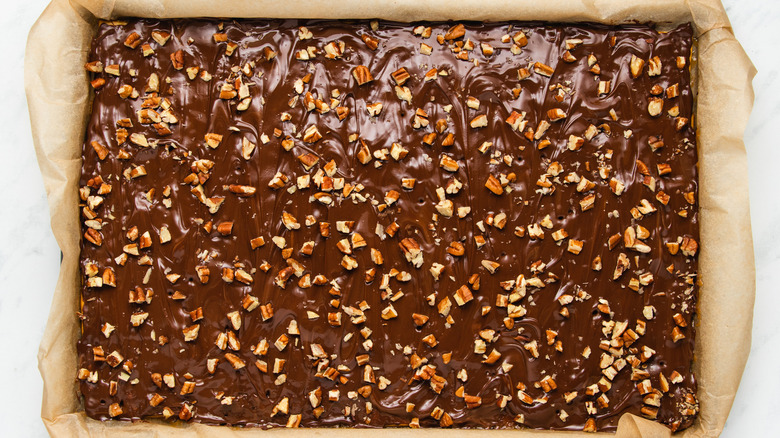 chocolate pecan coated saltines