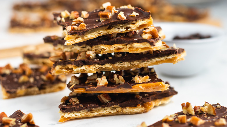 chocolate toffee saltine stack