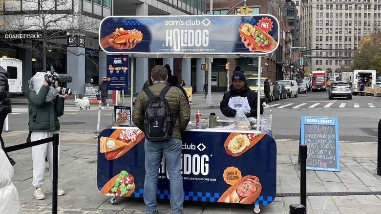 Sam's Club Holidog cart in NYC