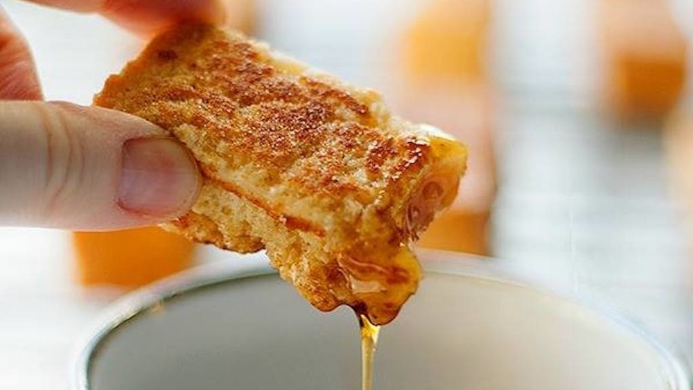 french toast stick with syrup 