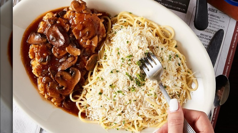 Pasta with mushroom marsala sauce