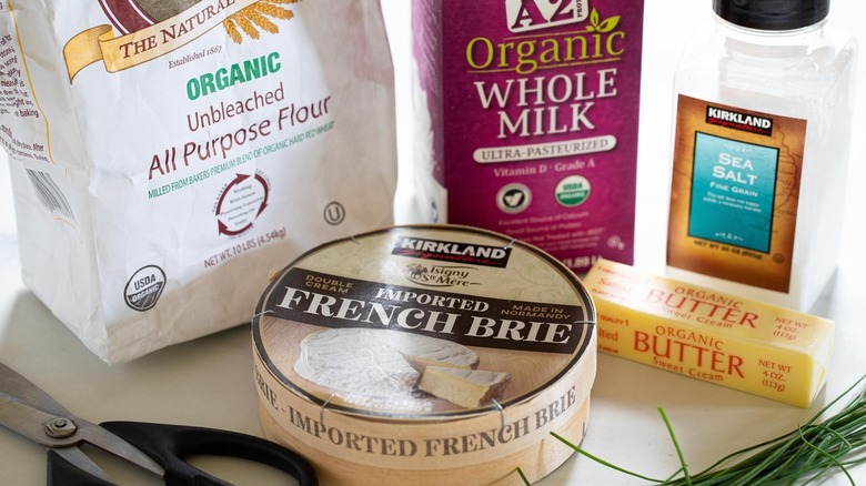 ingredients for eggless crepes