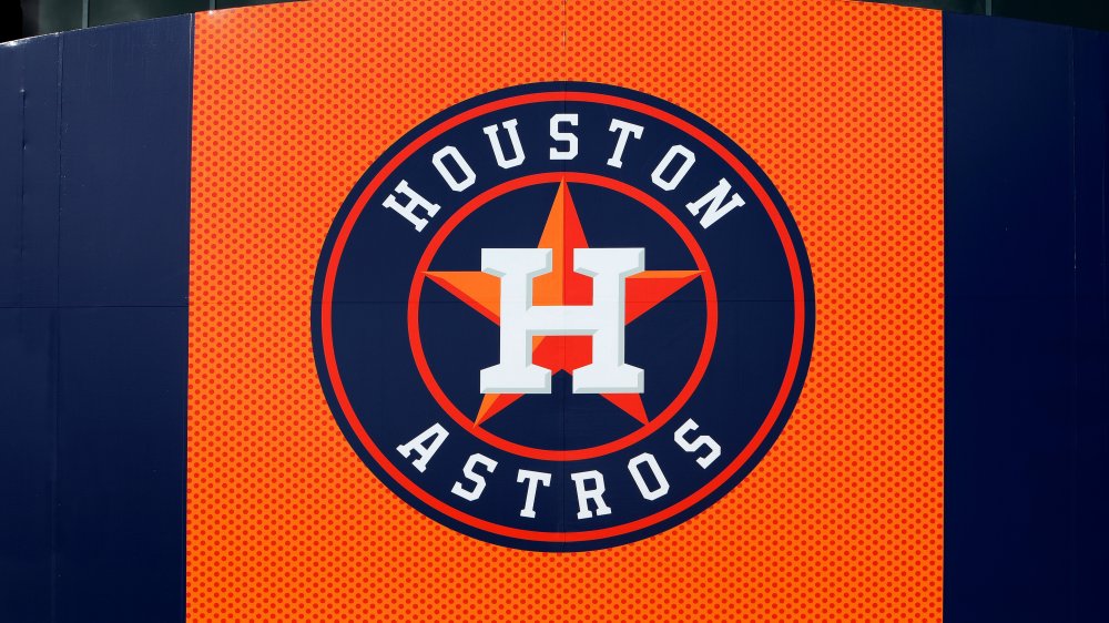 Houston astros fans upset with buffalo wild wings