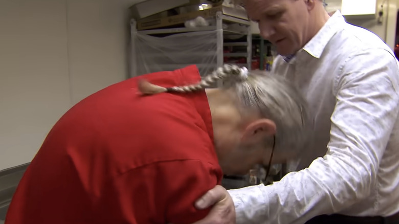 Chef fainting in Gordon Ramsay's arms