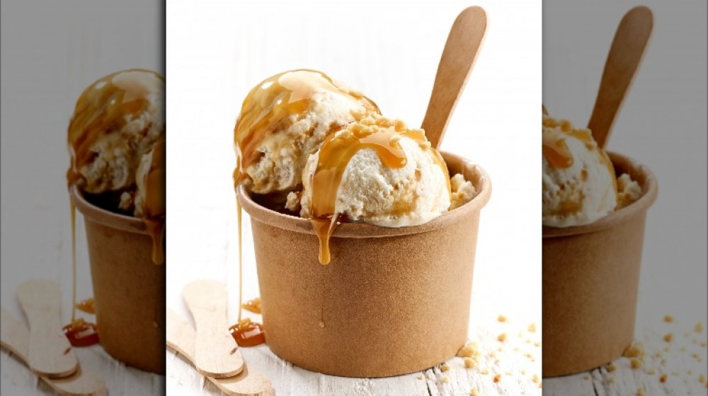 Vanilla ice cream with caramel sauce